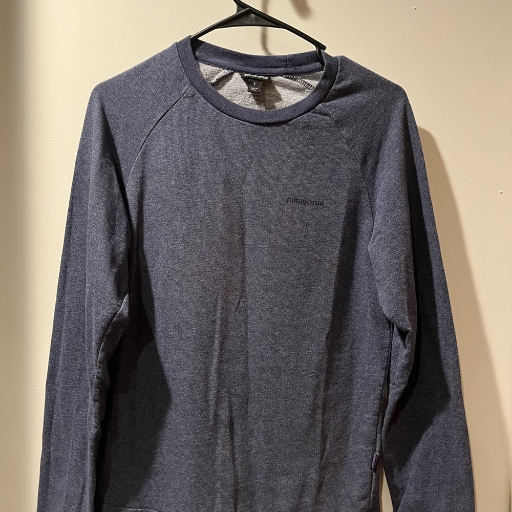 Patagonia Men's Dark Gray Long Sleeve Tee